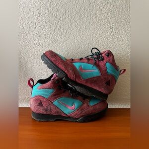 Size 11 - Nike ACG Torre Waterproof Mid Team Red Dusty Cactus *FLAWS*
